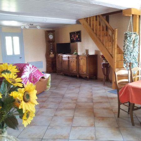 La Croix De Bois Jayat Bagian luar foto