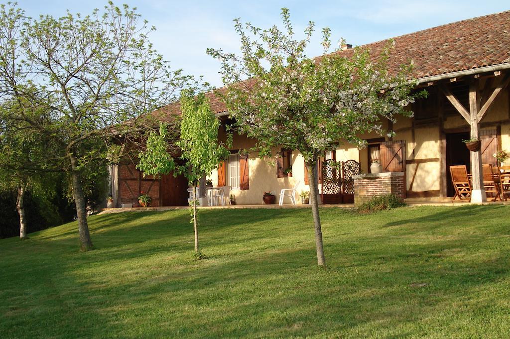 La Croix De Bois Jayat Bagian luar foto