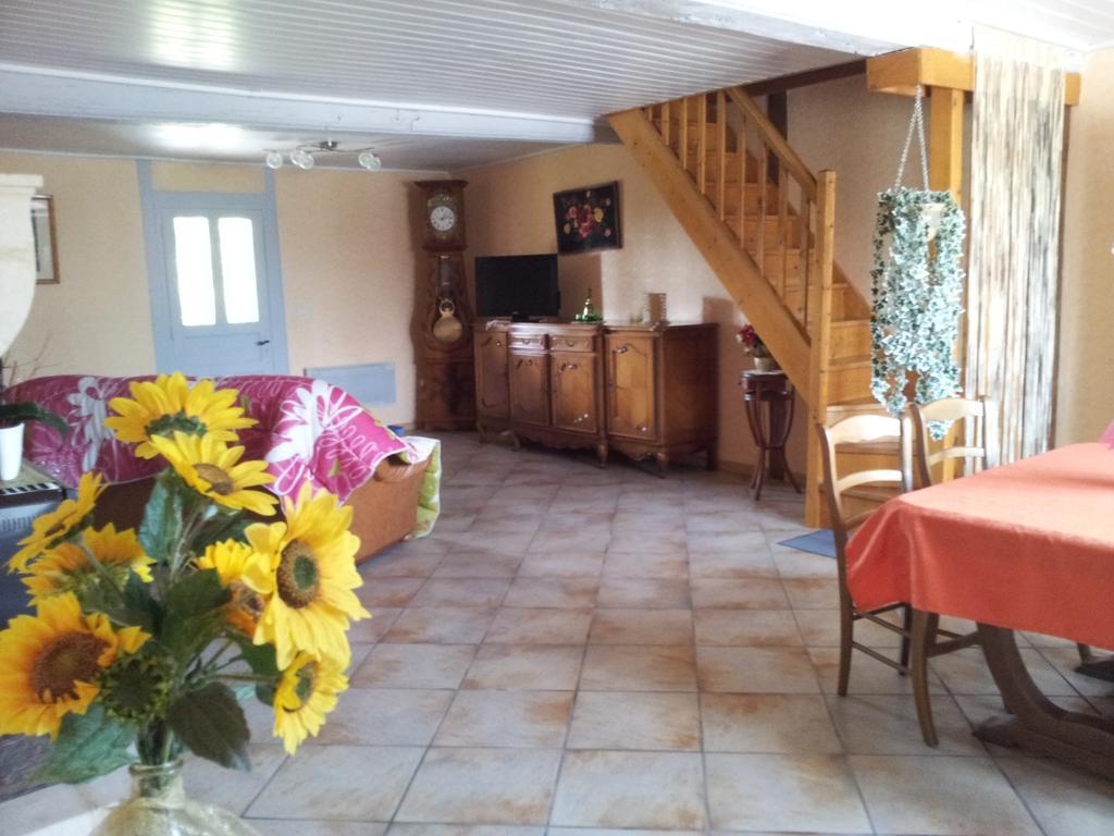 La Croix De Bois Jayat Bagian luar foto